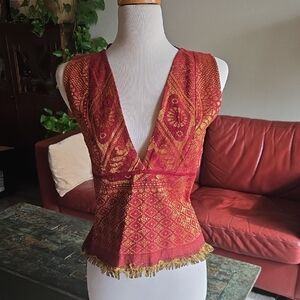 Chic Sleeveless Red and Gold Camisole